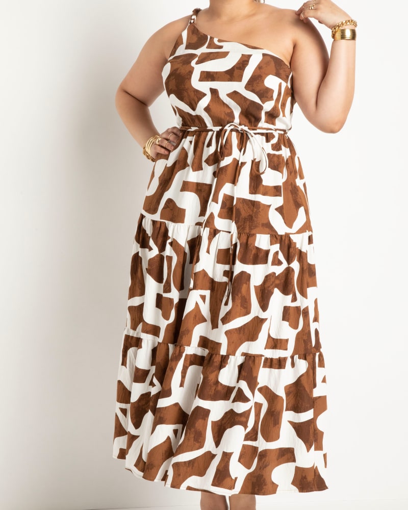 Front of a model wearing a size 20 One Shoulder Maxi Dress in Sand Blocks - Brown by ELOQUII. | dia_product_style_image_id:295360